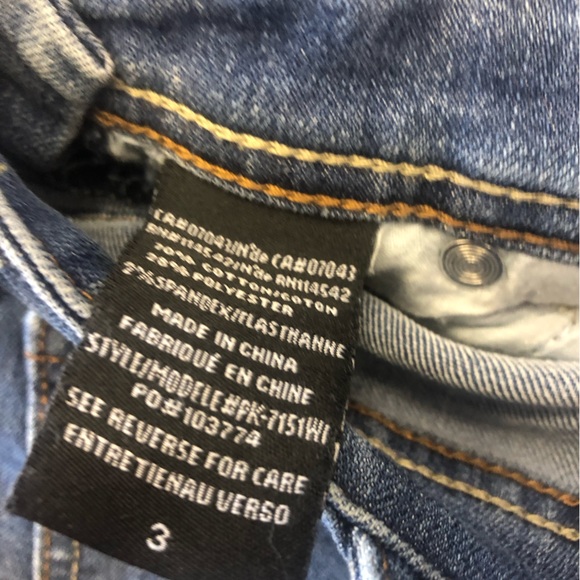 Dollhouse women’s cuffed shortall in size3 - Picture 7 of 7